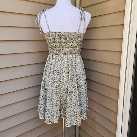 SHEIN Green Ditsy Floral Print Mini Dress Tie Spaghetti Straps Smocked - Picture 8 of 11